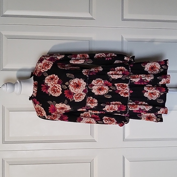 LuLaRoe Dresses & Skirts - LuLaRoe Annabelle Ruffle Tiered Dress Black & Red Floral XS Women’s